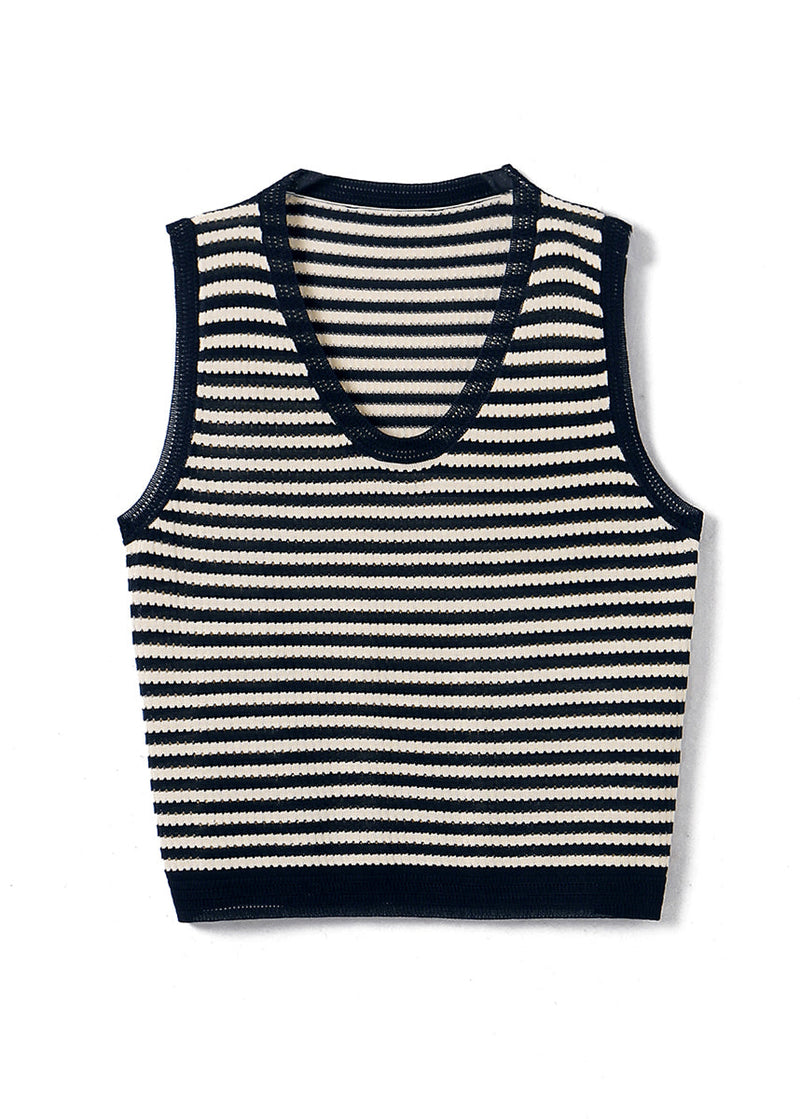 Sophisticated Garment with a Clean Classic Look