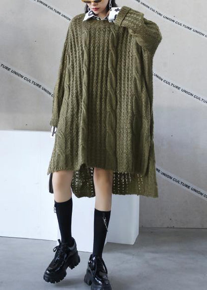 Well Tailored Sweater with a Graceful Silhouette