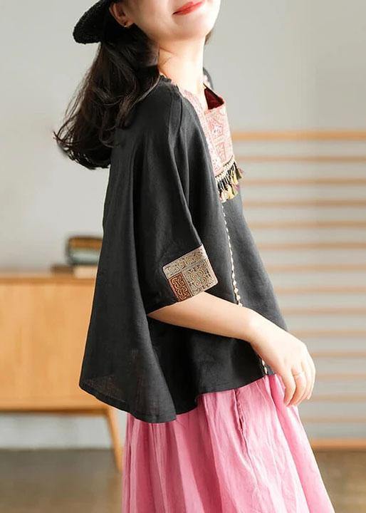 Effortlessly Elegant T-Shirt with a Timeless Design