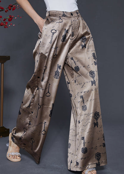 Well Tailored Pants with a Graceful Silhouette