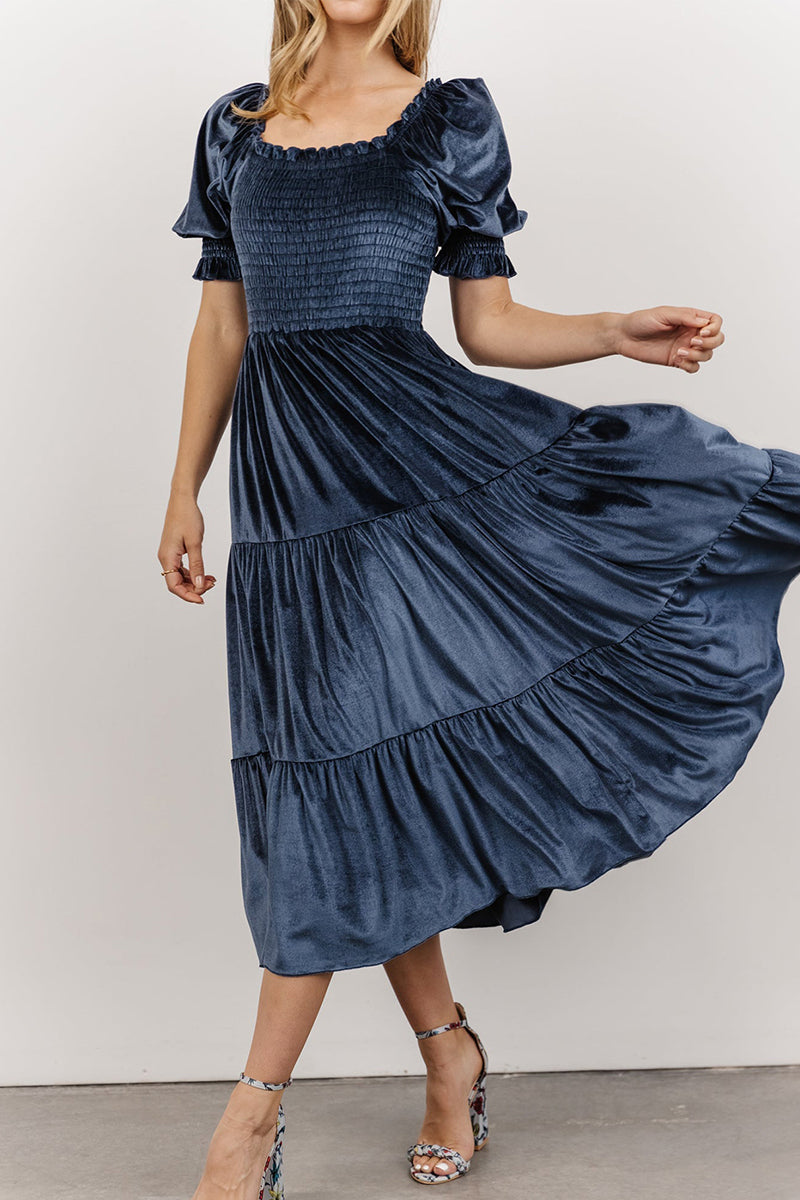 Effortlessly Elegant Dress with a Timeless Design