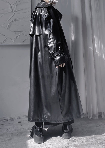 Well Tailored Coat with a Graceful Silhouette