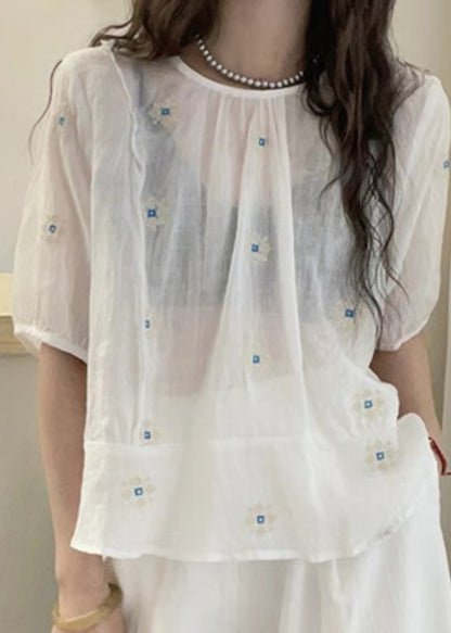 Effortlessly Elegant Blouse with a Timeless Design