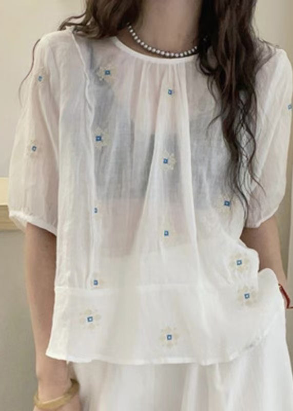 Effortlessly Elegant Blouse with a Timeless Design