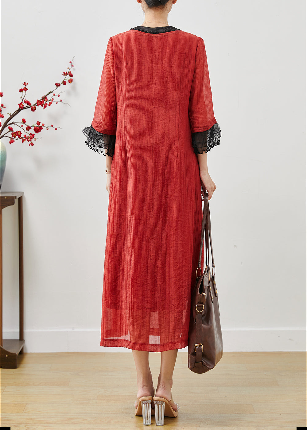 Beautifully Crafted Dress in a Classic Style
