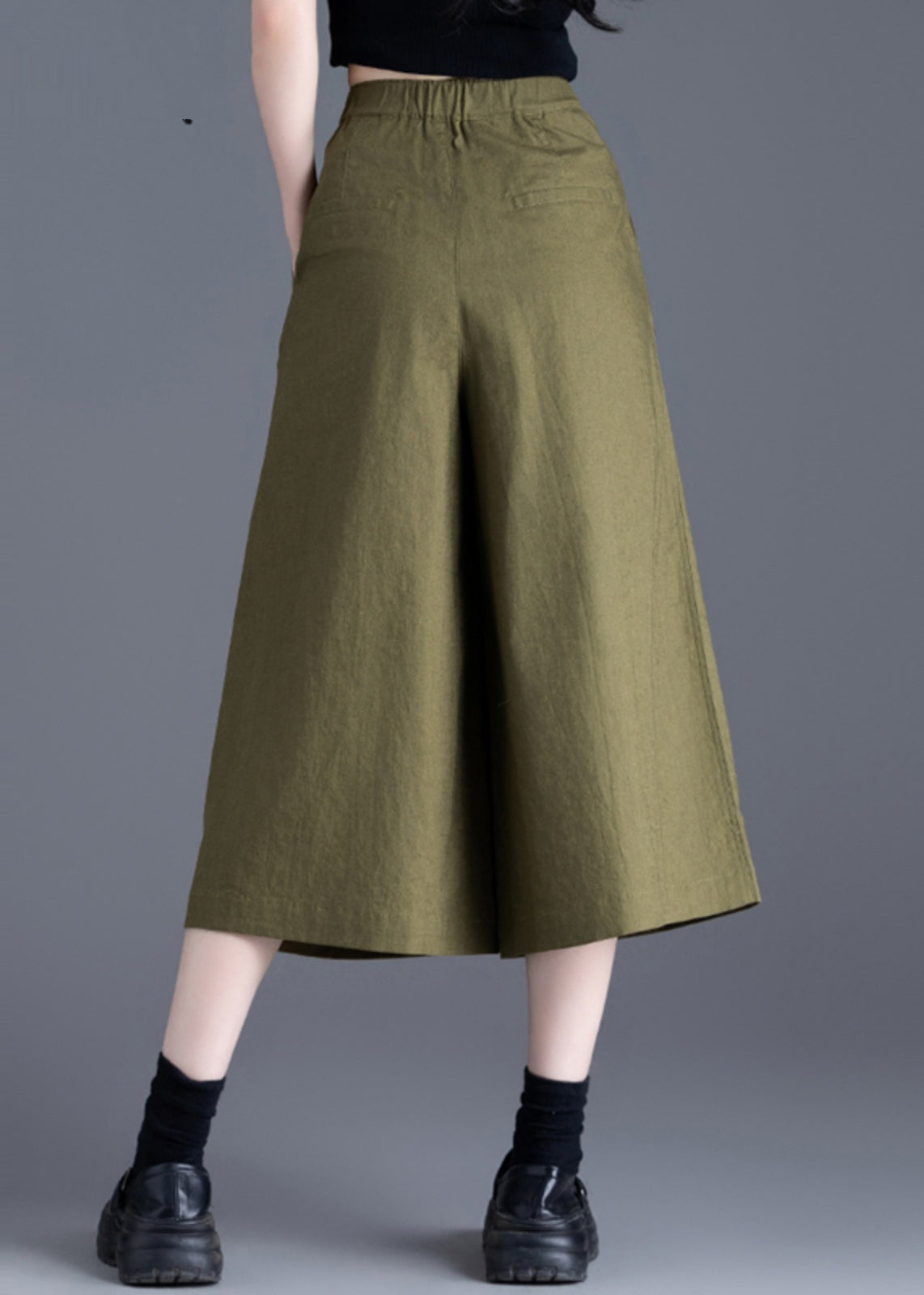 Sophisticated Pants with a Clean Classic Look
