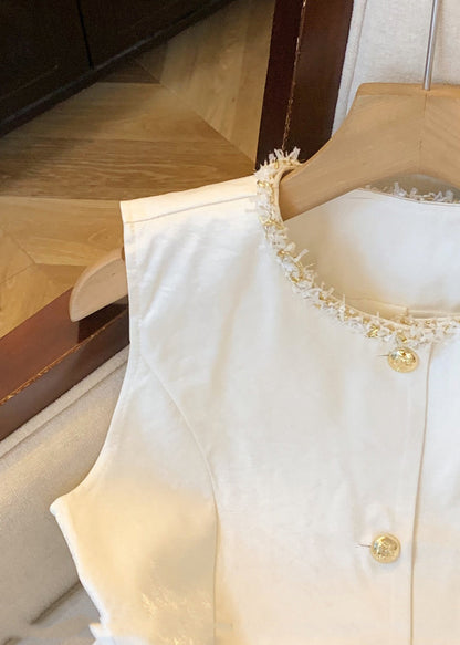 Beautifully Finished Coat in a Timeless Design