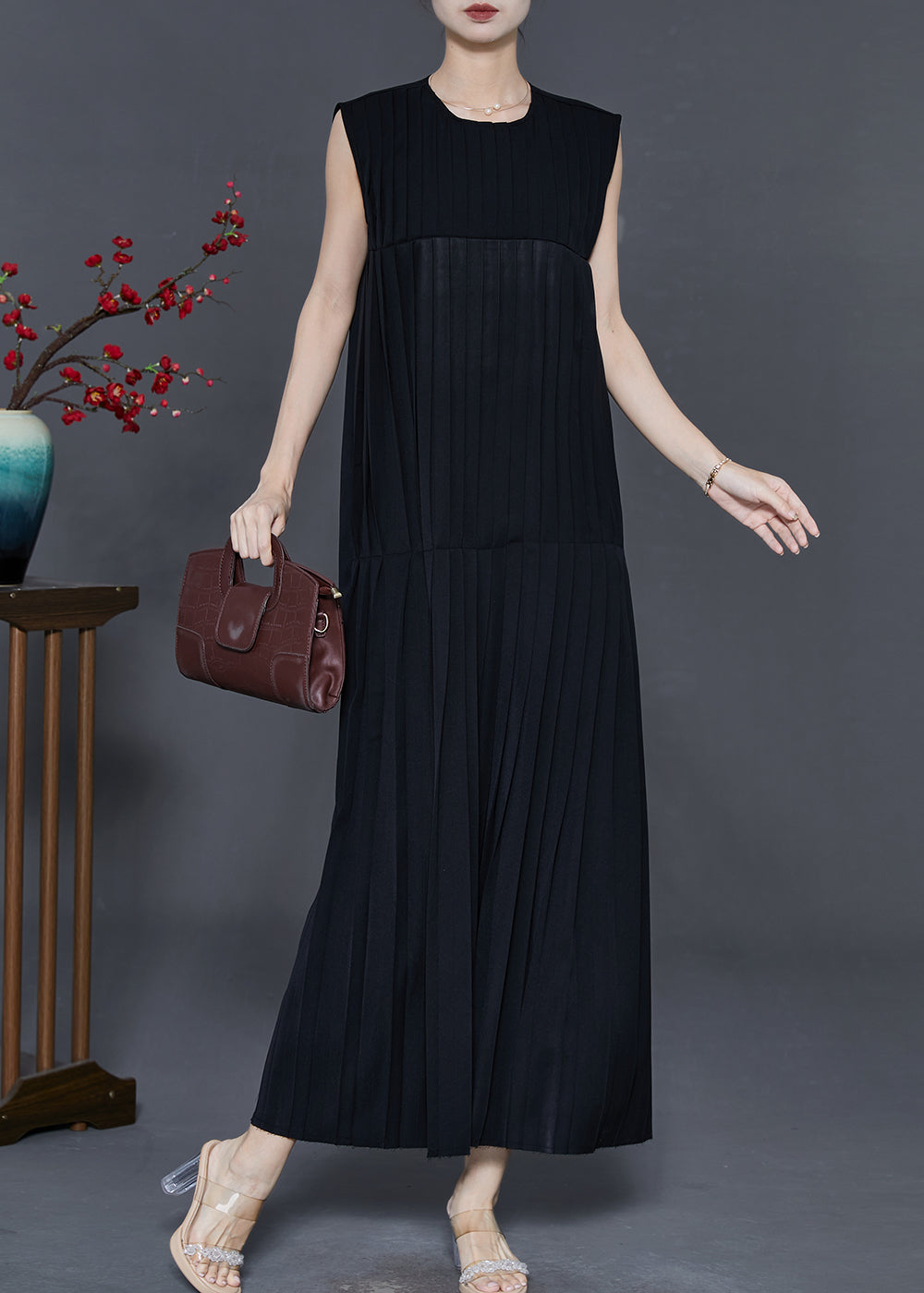 Sophisticated Dress with a Clean Classic Look