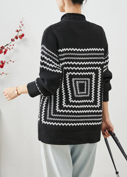 Effortlessly Elegant Sweater with a Timeless Design