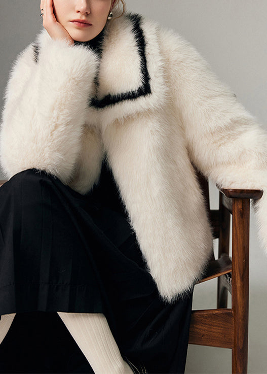 Beautifully Finished Coat in a Timeless Design