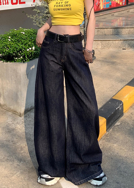 Effortlessly Elegant Pants with a Timeless Design