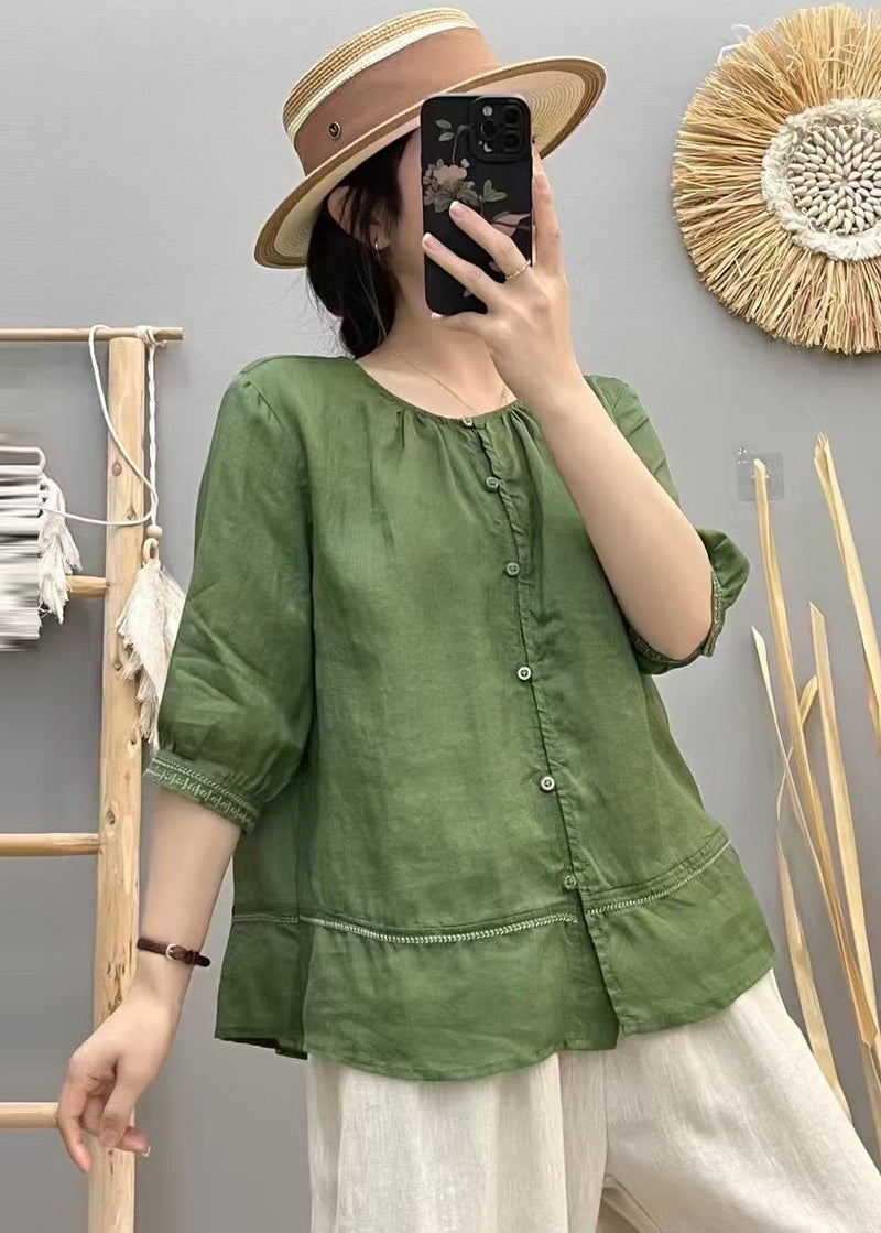 Well Tailored Shirt with a Graceful Silhouette