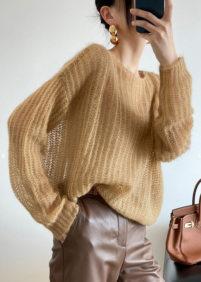 Well Tailored Sweater with a Graceful Silhouette