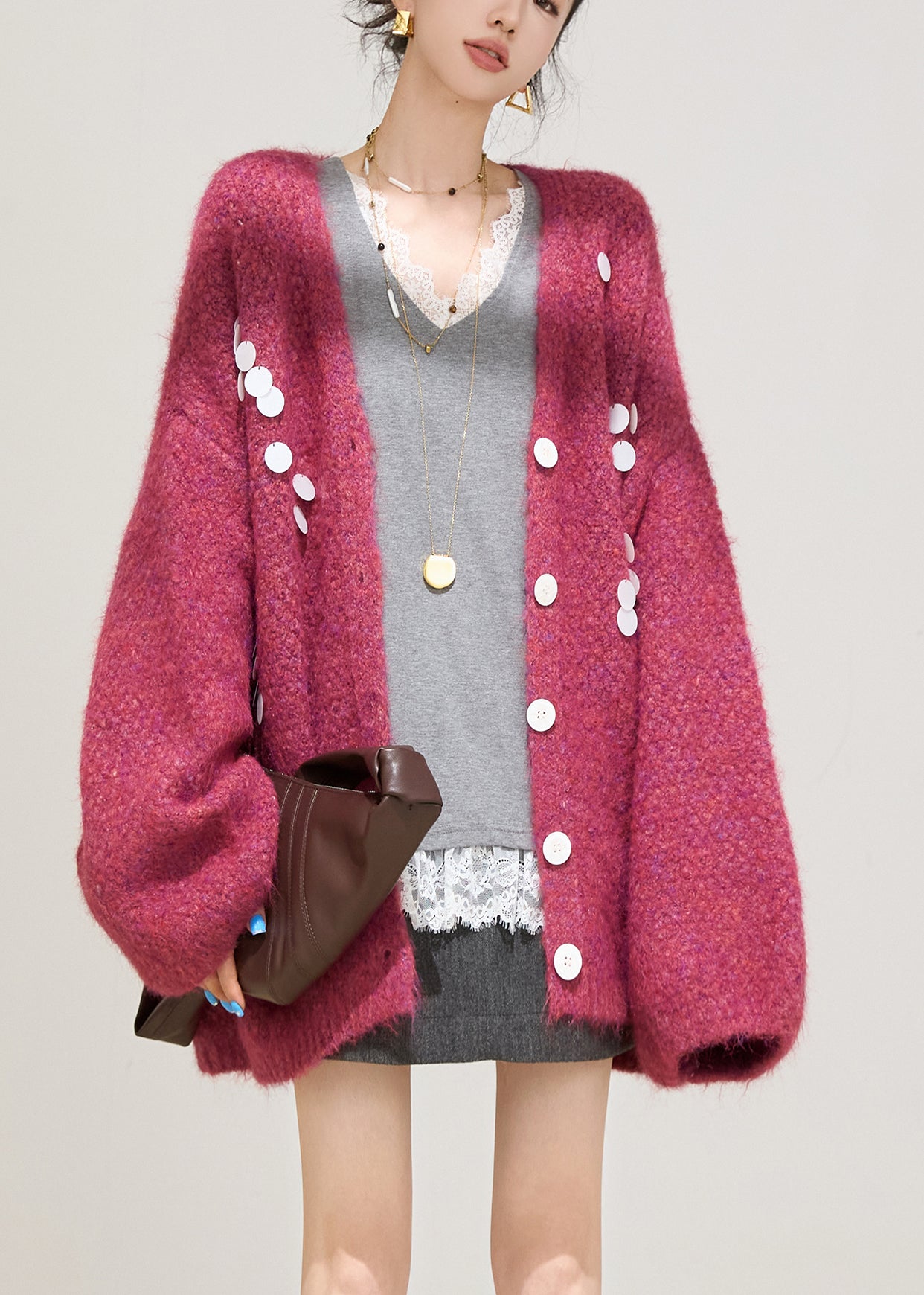Well Tailored Cardigan with a Graceful Silhouette