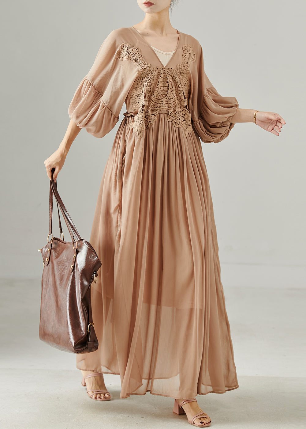 Beautifully Finished Dress in a Timeless Design