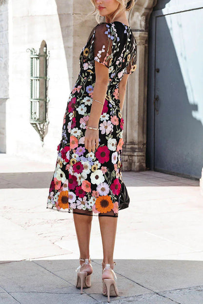 Effortlessly Elegant Dress with a Timeless Design
