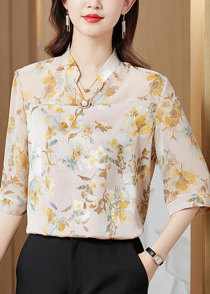 Classic Vintage Shirt with a Flattering Fit