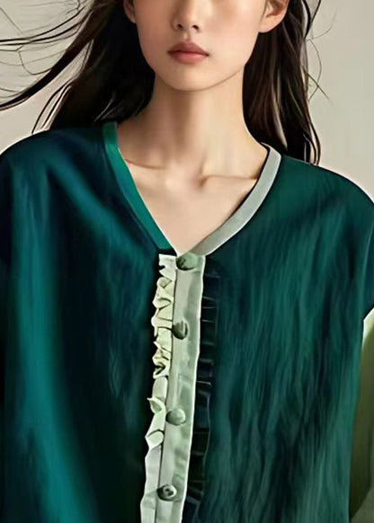 Sophisticated Blouse with a Clean Classic Look