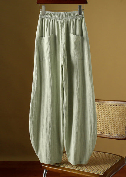 Effortlessly Elegant Pants with a Timeless Design