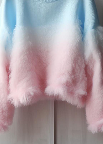 Well Tailored Sweater with a Graceful Silhouette