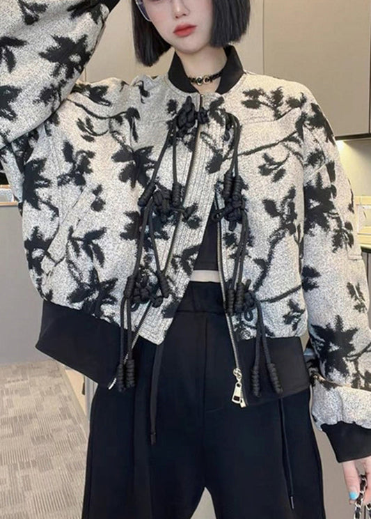 Well Tailored Coat with a Graceful Silhouette