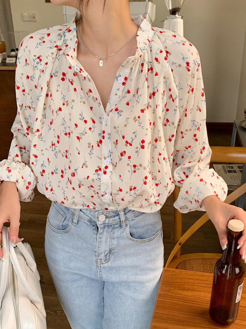 Classic Vintage Blouse with a Flattering Fit
