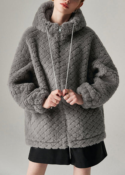 Well Tailored Coat with a Graceful Silhouette