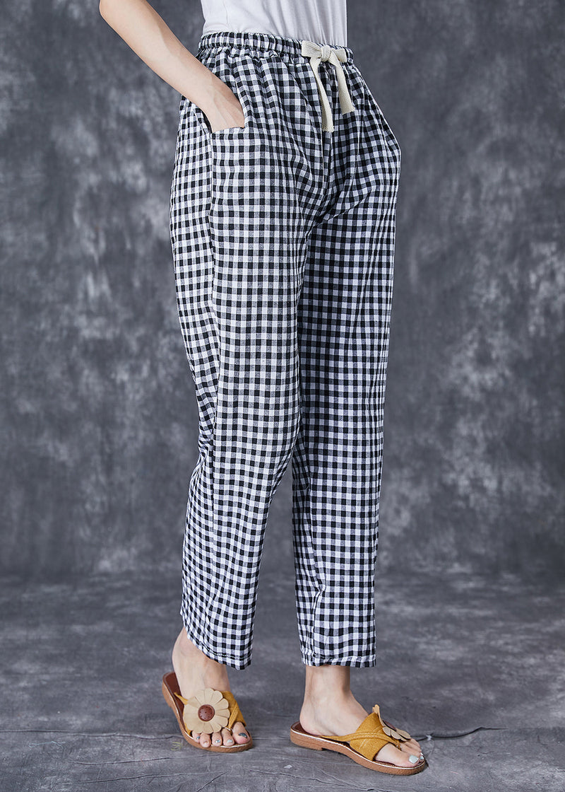 Effortlessly Elegant Pants with a Timeless Design