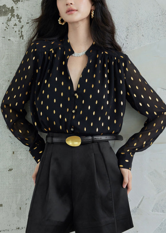 Well Tailored Blouse with a Graceful Silhouette