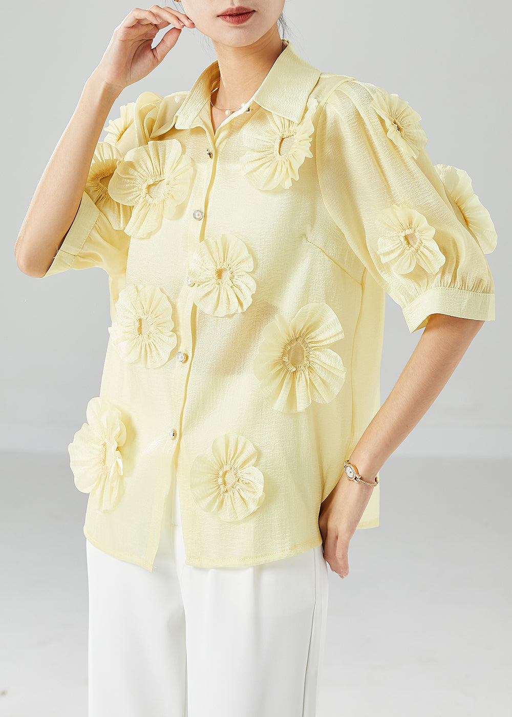 Classic Vintage Shirt with a Flattering Fit