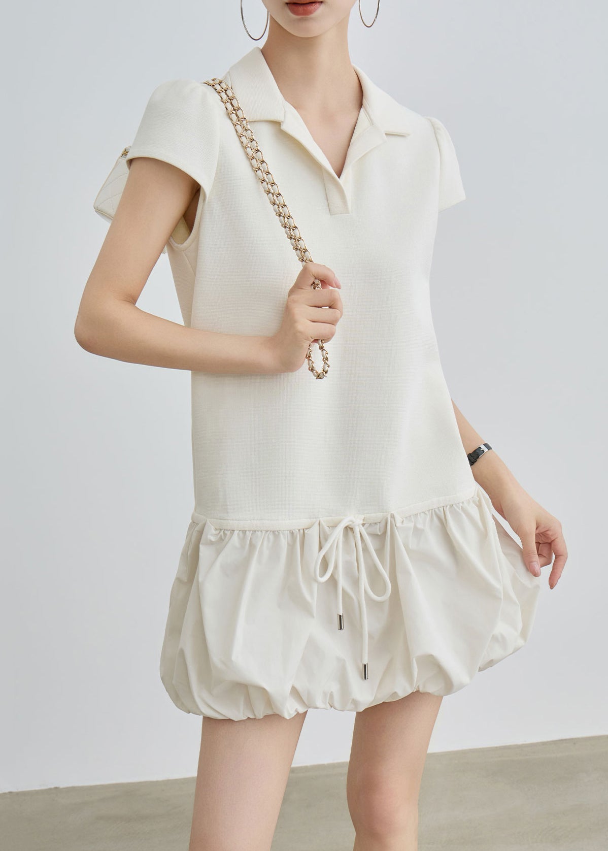 Well Tailored Dress with a Graceful Silhouette