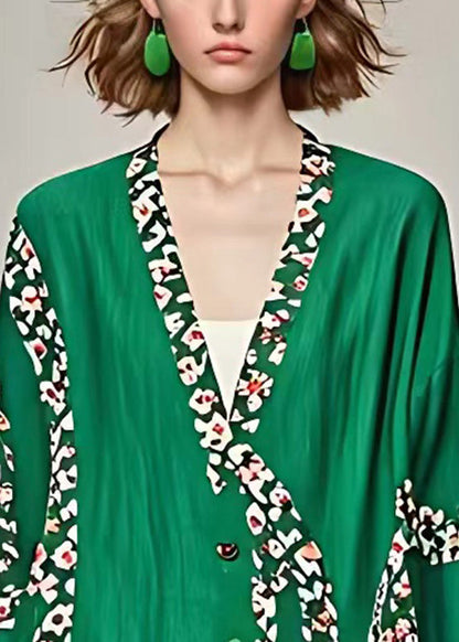 Well Tailored Coat with a Graceful Silhouette