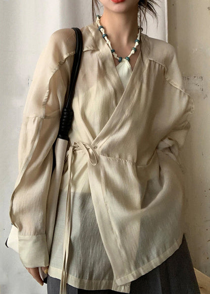 Sophisticated Blouse with a Clean Classic Look