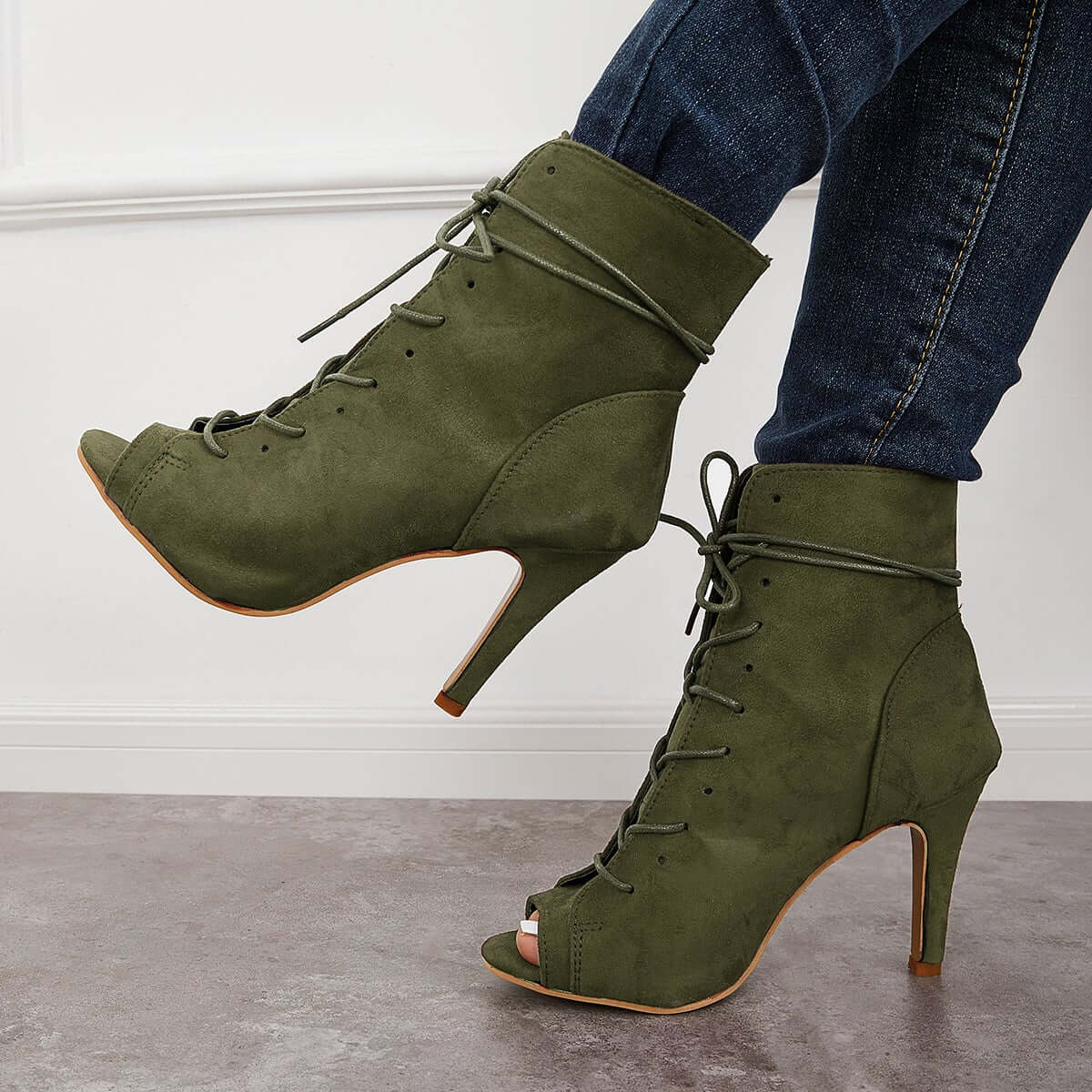 Graceful Orthopedic Boots for Modern Look