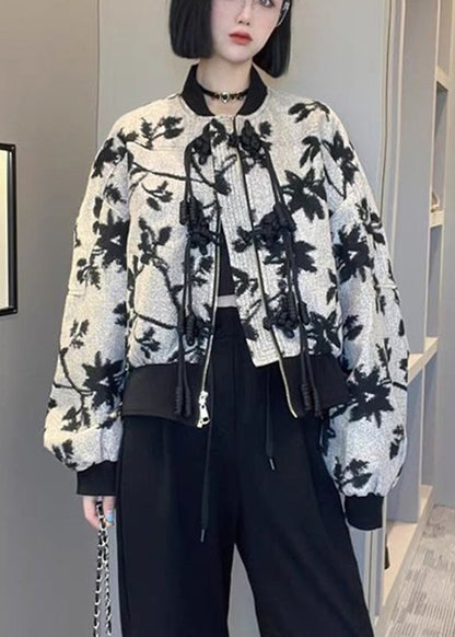 Well Tailored Coat with a Graceful Silhouette
