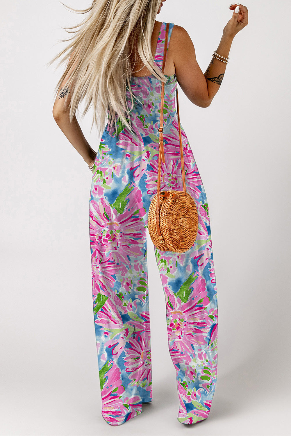 Effortlessly Elegant Garment with a Timeless Design