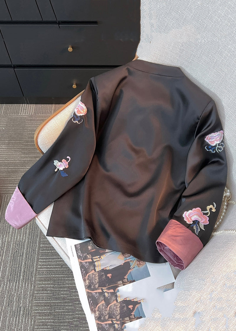 Elegantly Styled Coat for Everyday Wear