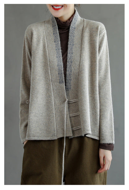 Effortlessly Elegant Jacket with a Timeless Design