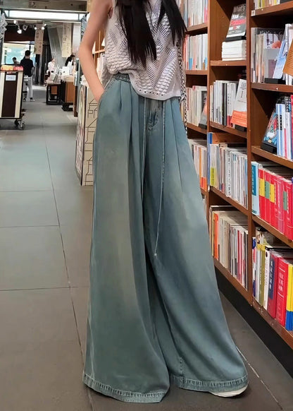 Sophisticated Pants with a Clean Classic Look
