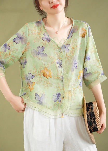 Classic Vintage Shirt with a Flattering Fit