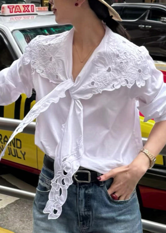 Effortlessly Elegant Top with a Timeless Design