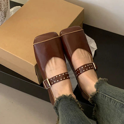Graceful Orthopedic Flats for Modern Look