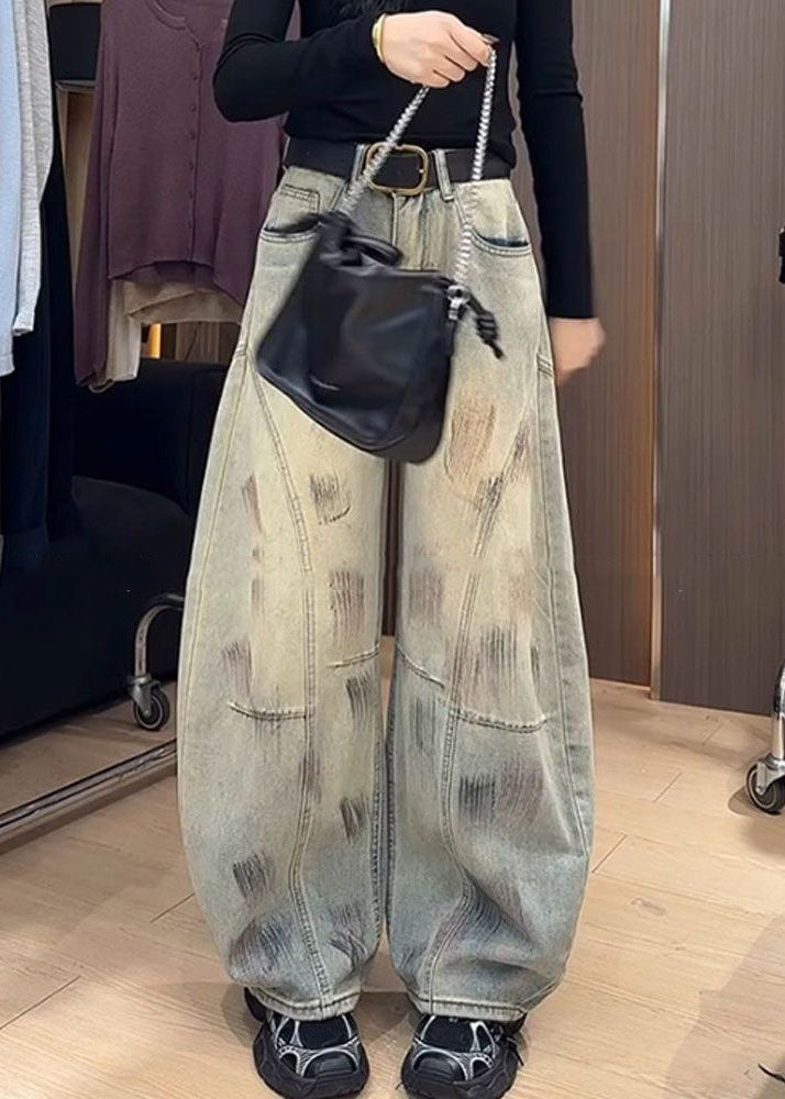 Effortlessly Elegant Pants with a Timeless Design