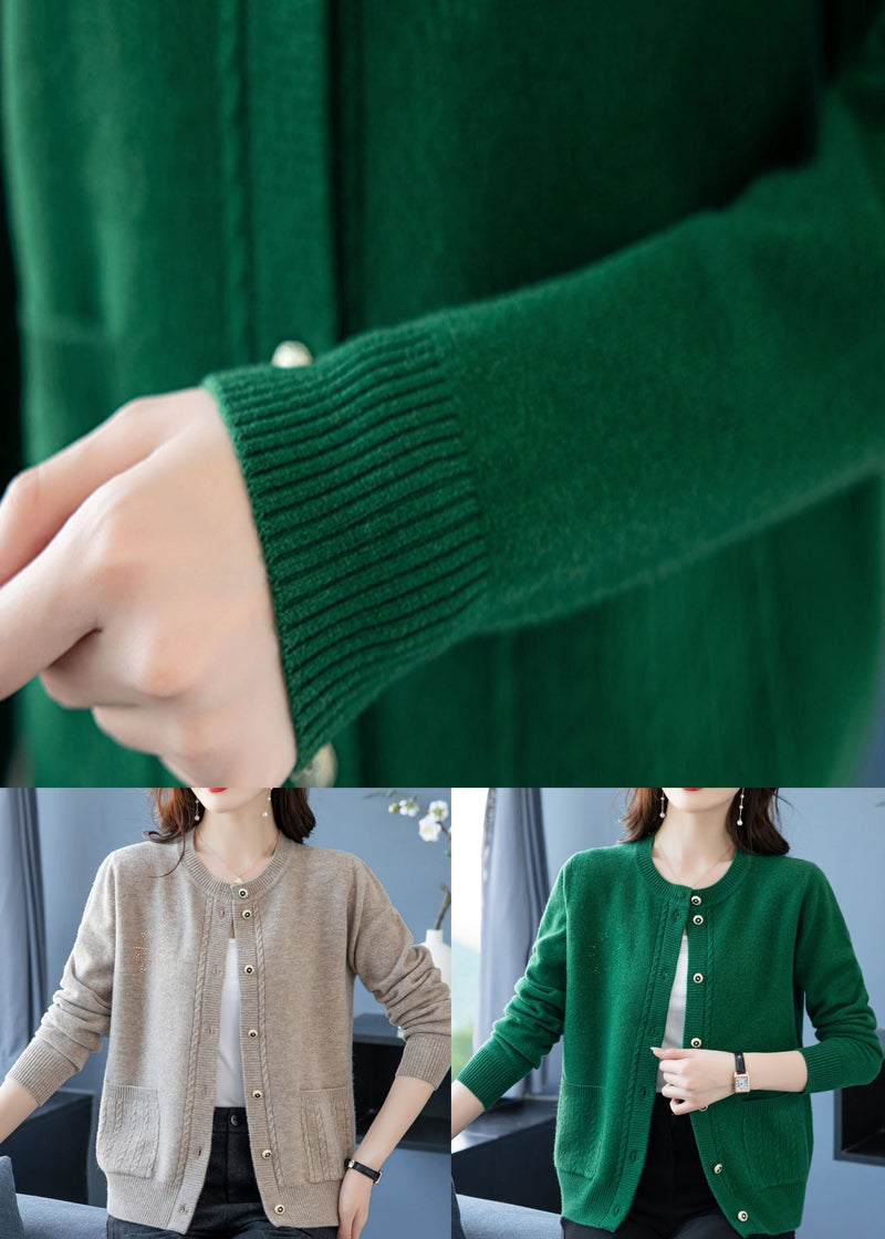 Effortlessly Elegant Coat with a Timeless Design