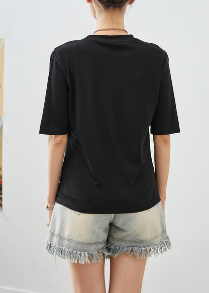 Beautifully Crafted Blouse in a Classic Style