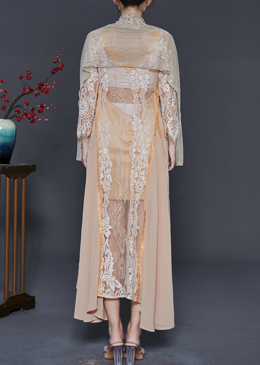 Beautifully Finished Dress in a Timeless Design