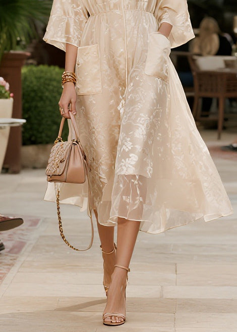Well Tailored Dress with a Graceful Silhouette