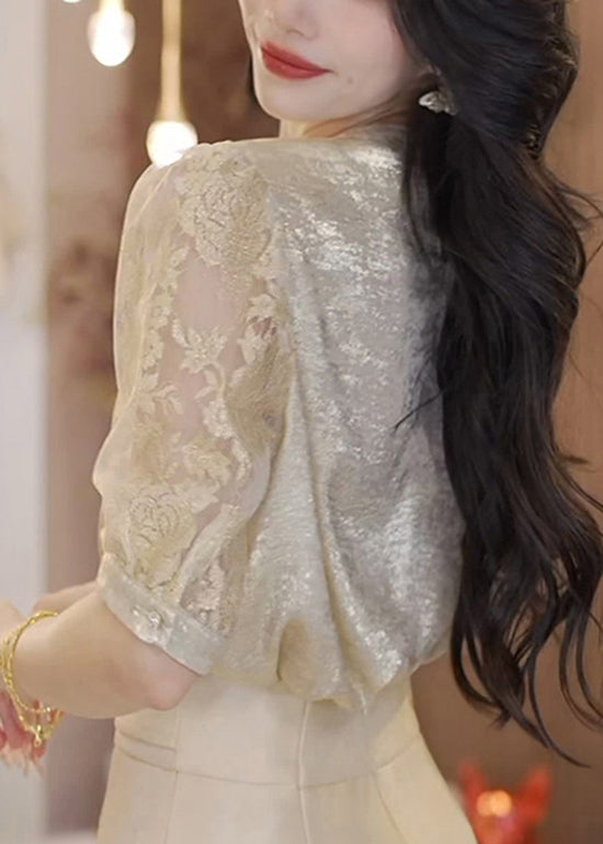 Beautifully Crafted Blouse in a Classic Style