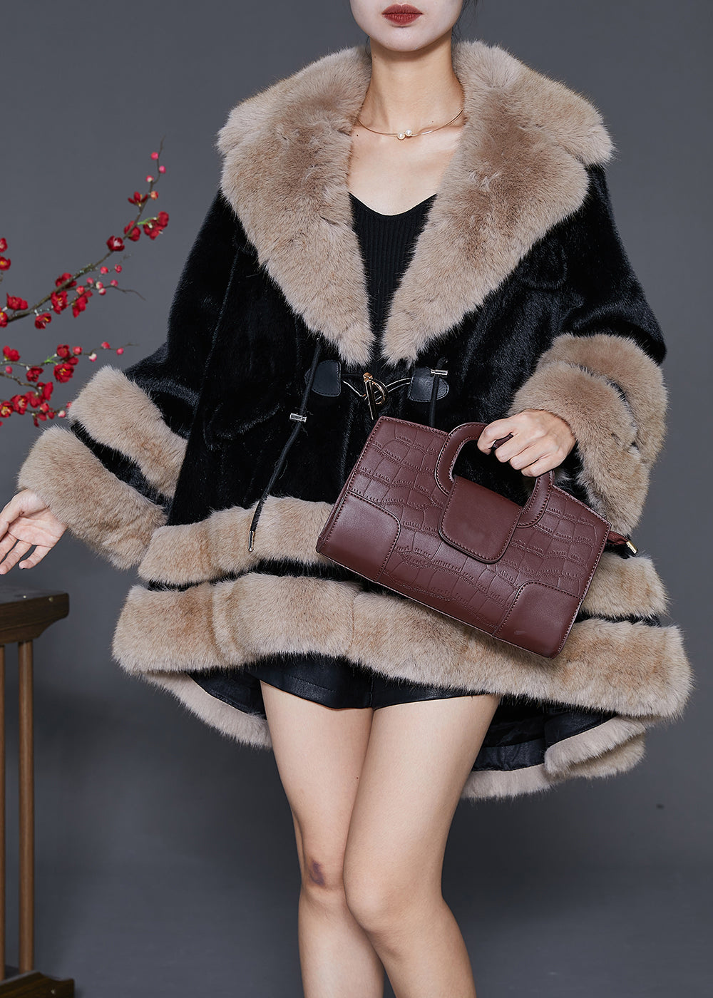 Effortlessly Elegant Coat with a Timeless Design