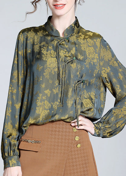 Effortlessly Elegant Top with a Timeless Design